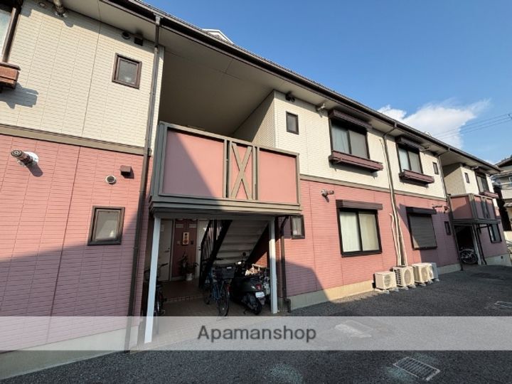 ハイツ岡田の外観