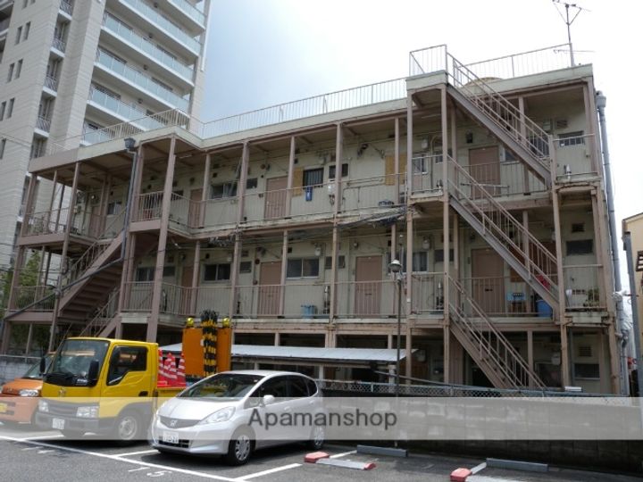 大阪府八尾市北本町1丁目の賃貸マンションの外観