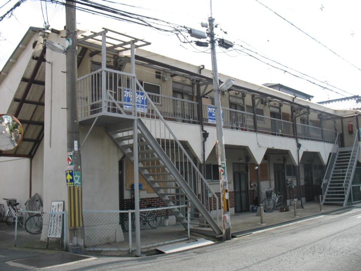 石田文化の外観