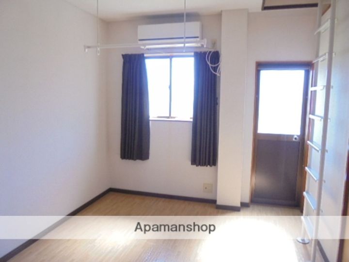 レジデンス真上の居間