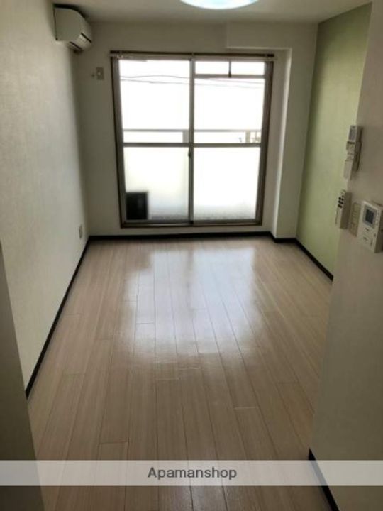 サンドールⅡ山口の居間