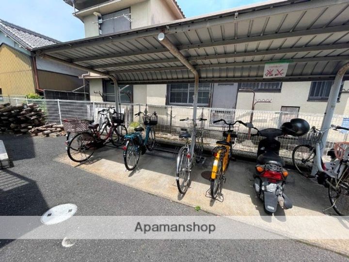 アゼリア氷室のその他画像