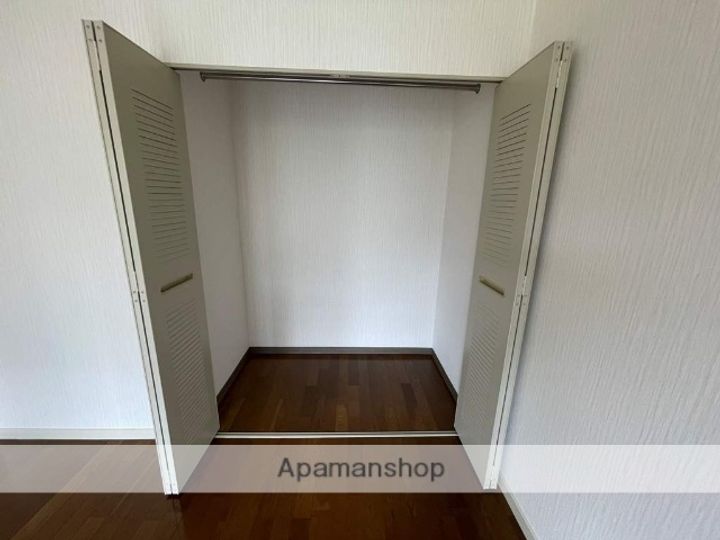 アゼリア氷室のその他画像