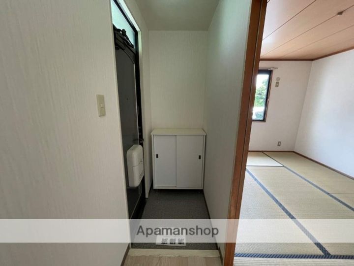 アゼリア氷室の玄関