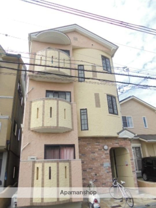 大阪府高槻市奈佐原4丁目の賃貸アパートの外観