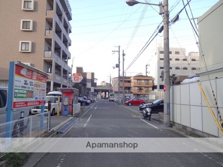 マーヴェラスの周辺