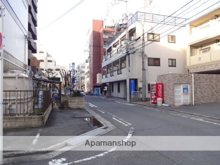 マーヴェラスの周辺