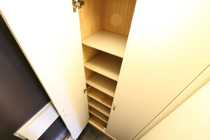 レオパレス奏律の玄関