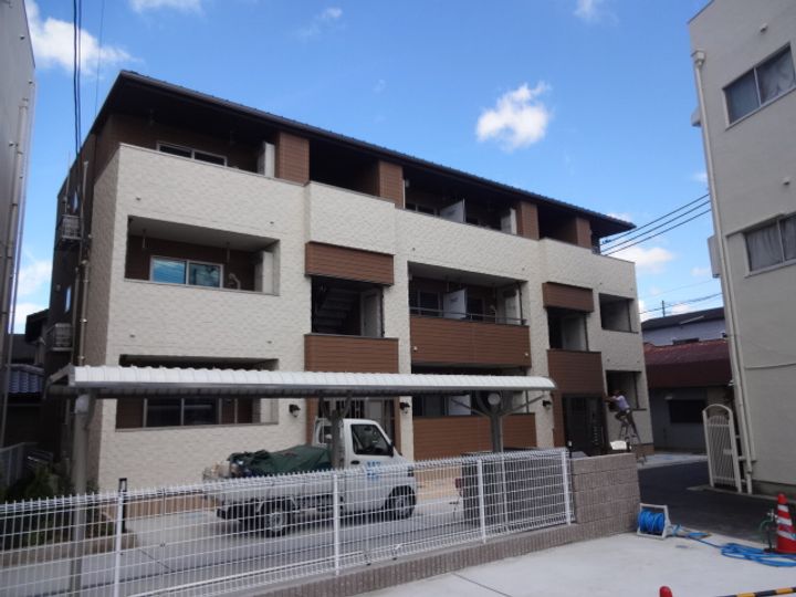 グラン・カーズの外観