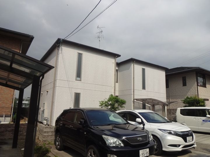 ホワイトソイル201号室の外観