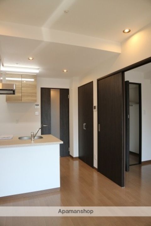 大阪府枚方市町楠葉1丁目の賃貸マンションの内装