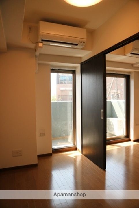 大阪府枚方市町楠葉1丁目の賃貸マンションの内装