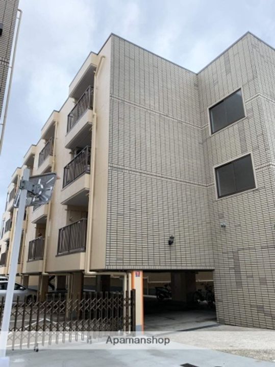 大阪府高槻市土室町の賃貸アパートの外観
