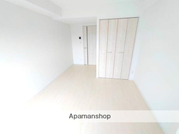 CROSS COURT高槻富田駅前の居間