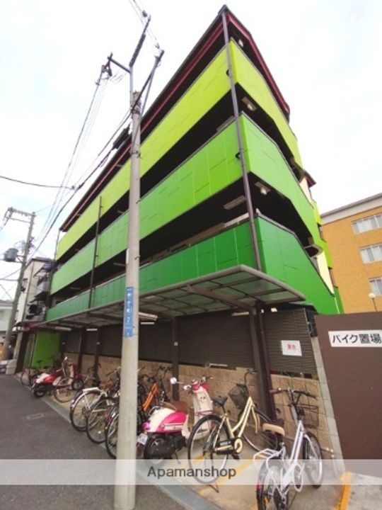 リューズ発春の外観