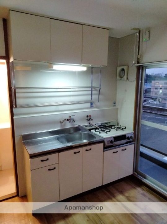 御殿山コーポA棟のキッチン
