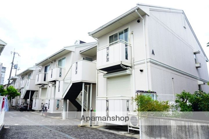 大阪府寝屋川市池田本町の賃貸アパートの外観