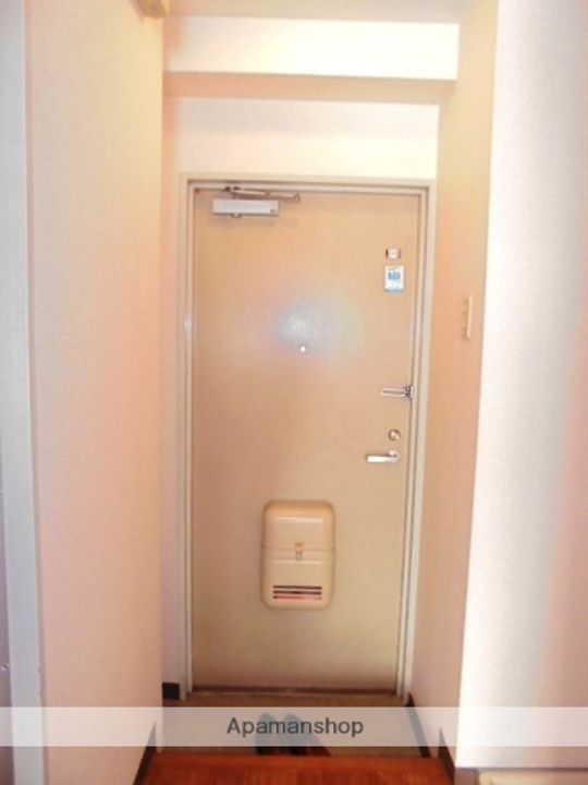 大阪府高槻市土室町の賃貸マンションの玄関