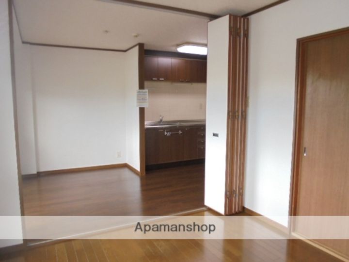 ガーデンパレス高槻の居間