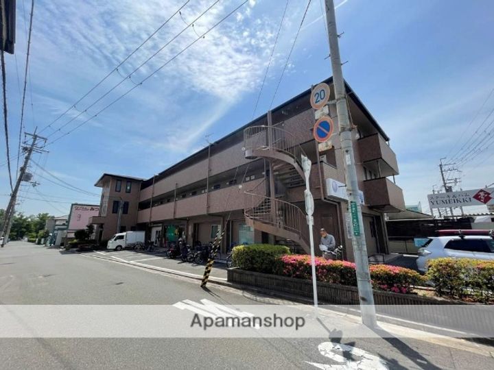 大阪府高槻市氷室町1丁目の賃貸マンションの外観