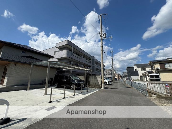 大阪府高槻市庄所町の賃貸マンションの外観