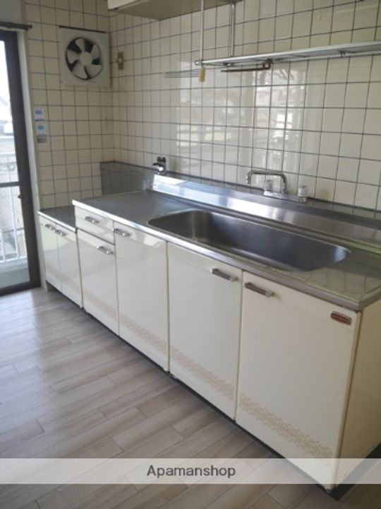兵庫県西宮市松原町の賃貸マンションのキッチン