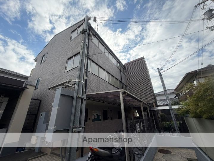 大阪府高槻市八幡町の賃貸マンションの外観