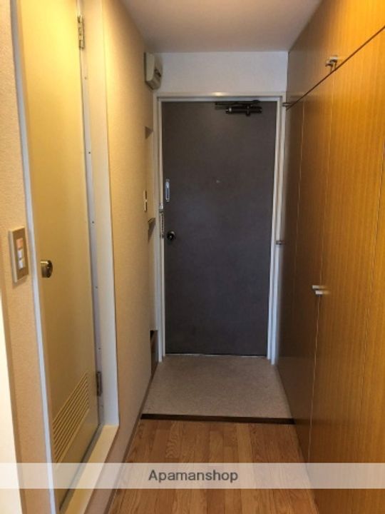 大阪府高槻市天神町2丁目の賃貸マンション412の玄関