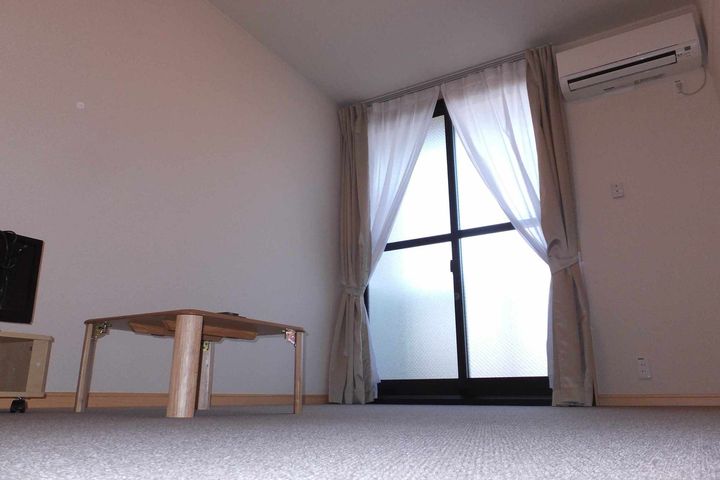 レオパレスセブンスヒルVの居間