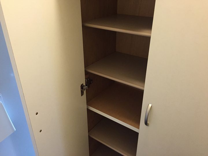 レオパレスセブンスヒルVの玄関