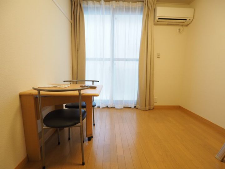 レオパレスすぷりんぐKの居間