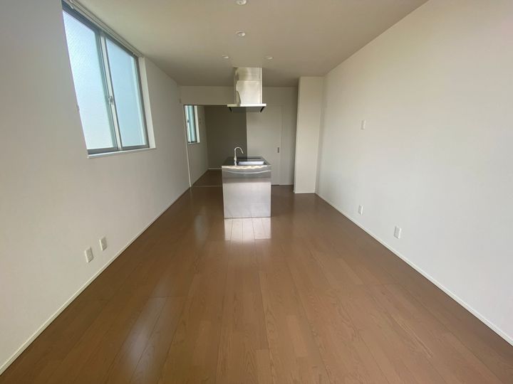 大阪府四條畷市江瀬美町の賃貸アパートの居間