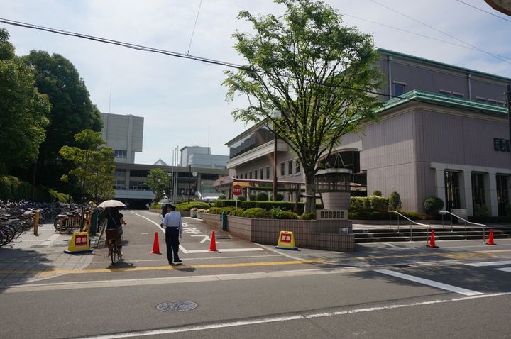 大阪府高槻市高槻町の賃貸マンション201の周辺