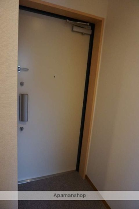 アーリーズ大宮通の玄関