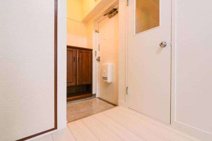 ビレッジハウス招提2号棟0201の玄関