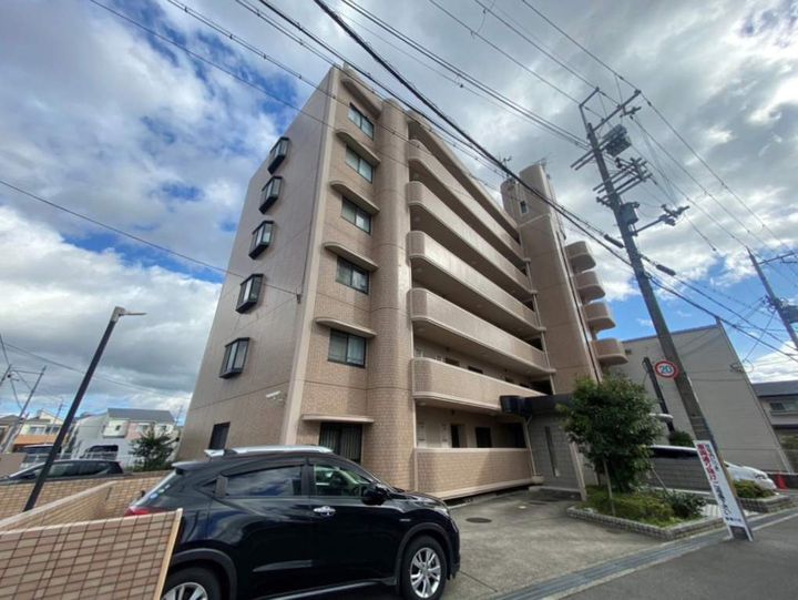 マンショングランメール402の外観