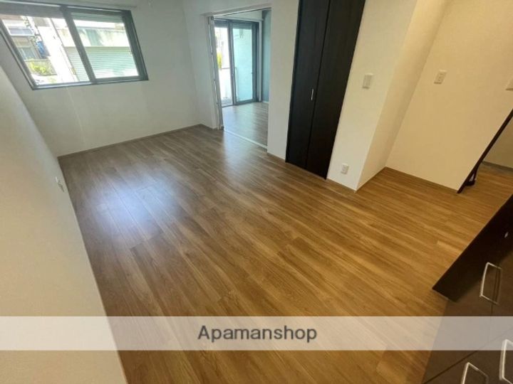 兵庫県西宮市天道町の賃貸アパートの居間