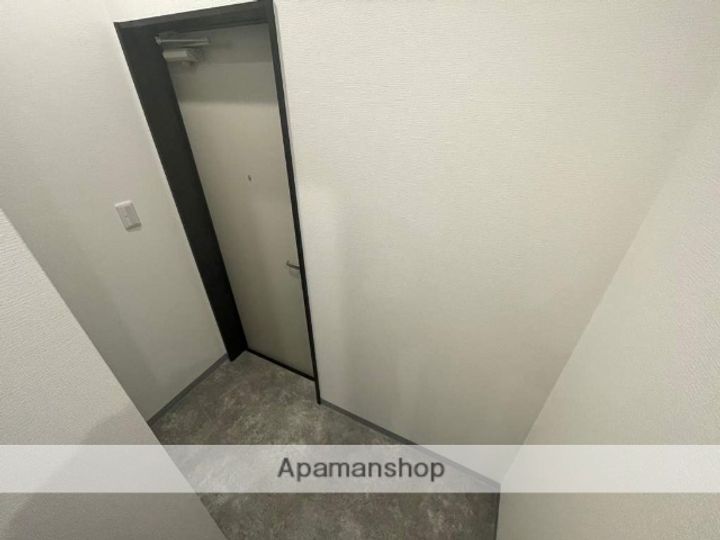 兵庫県西宮市天道町の賃貸アパートの玄関