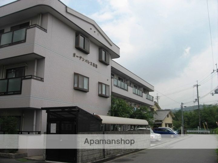 ガーデンパレス高槻の外観