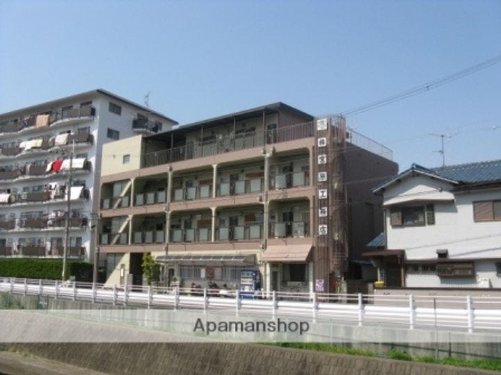 清水マンションの外観
