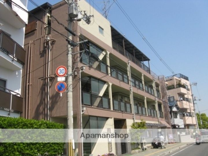 清水マンションの外観