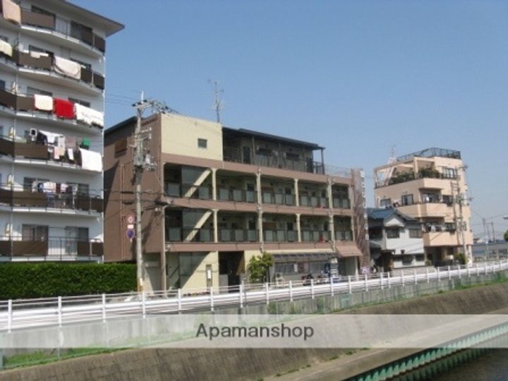 清水マンションの外観