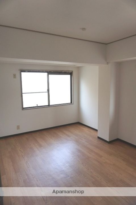 大阪府守口市日向町の賃貸マンションの居間