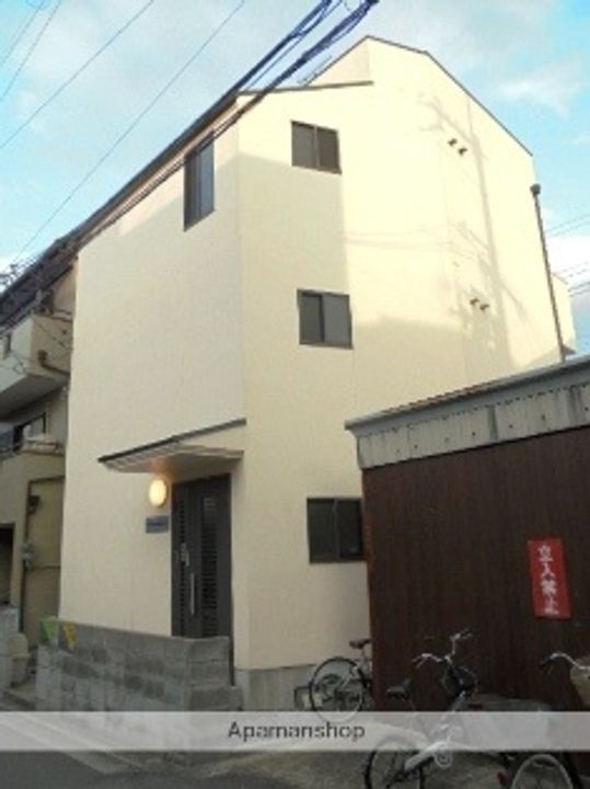 大阪府高槻市川西町2丁目の賃貸マンション202の外観