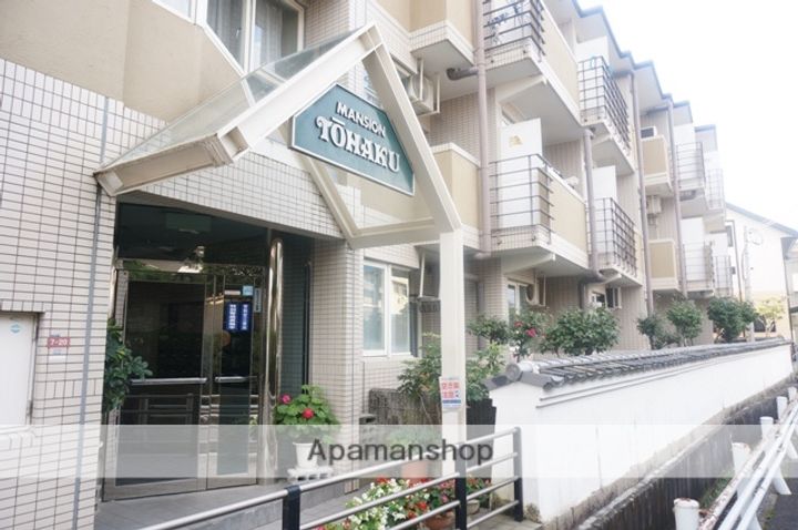 大阪府高槻市西真上1丁目の賃貸マンションの外観