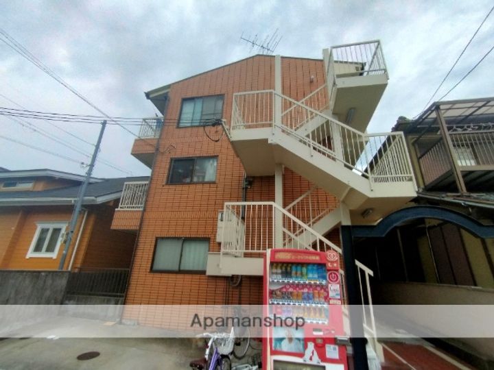 大阪府高槻市辻子3丁目の賃貸マンション202の外観