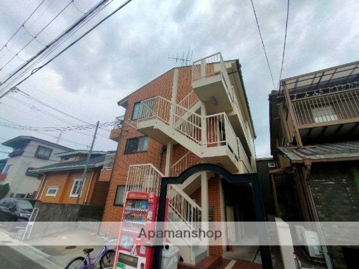 大阪府高槻市辻子3丁目の賃貸マンション202の外観