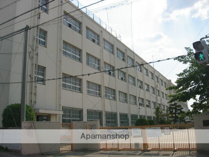 大阪府高槻市辻子3丁目の賃貸マンション202の周辺