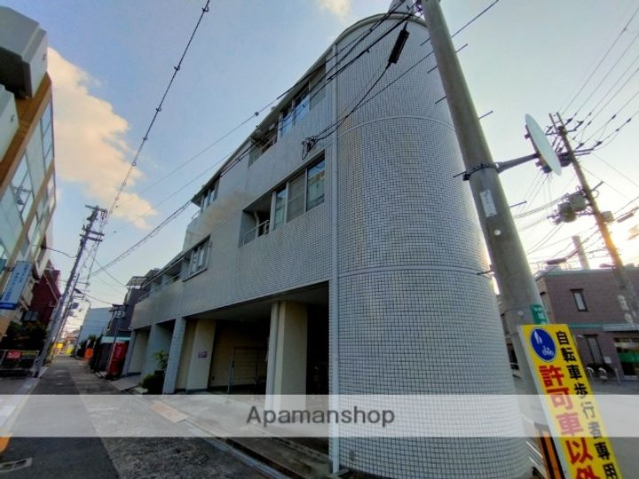 大阪府高槻市城北町2丁目の賃貸マンションの外観