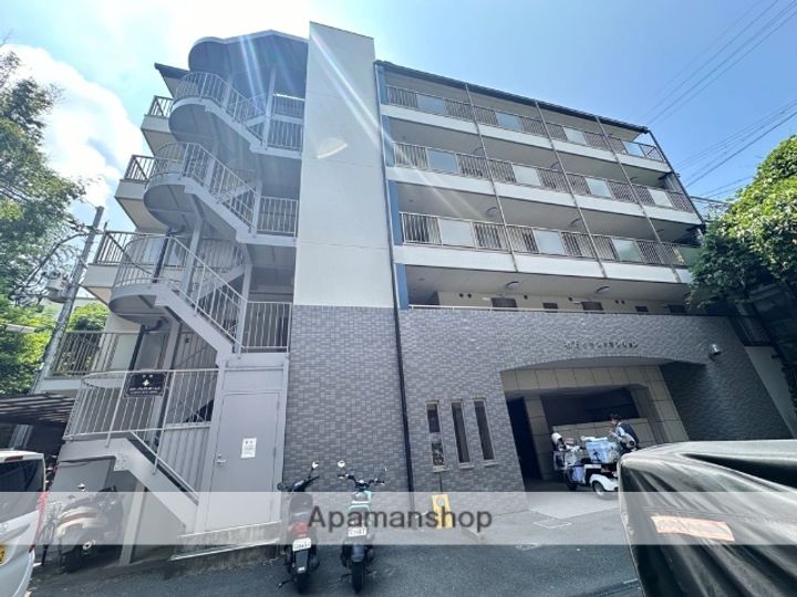 枚方グランドマンション101の外観